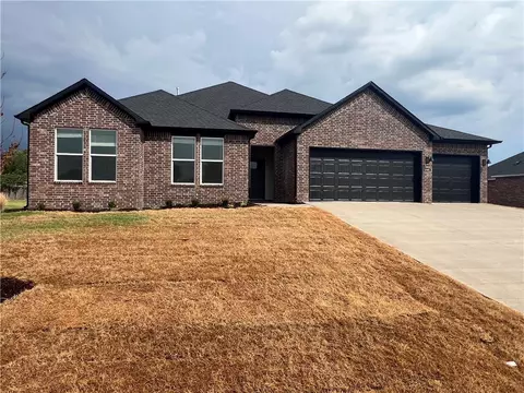 8001 E Sugarloaf St, Siloam Springs, AR 72761