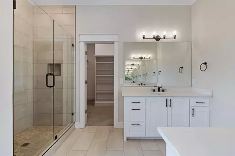 Bath - 20980 Double Tree Xing, Springdale, AR 72762 photo 3 of 4