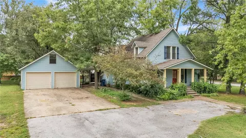 1940 S Washington St, Siloam Springs, AR 72761
