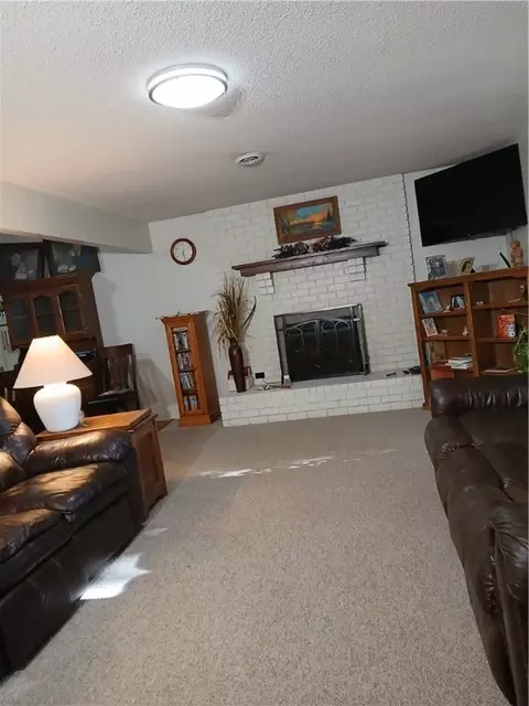 Living - 1802 Shellie Ln, Harrison, AR 72601 photo 1 of 3