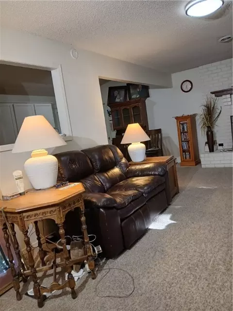 Living - 1802 Shellie Ln, Harrison, AR 72601 photo 3 of 3
