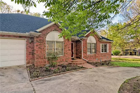 4700 Dean Pl, Springdale, AR 72764