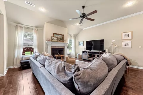 Living - 520 Lancaster Rd, Centerton, AR 72719 photo 3 of 3