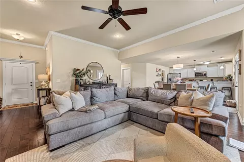 Living - 520 Lancaster Rd, Centerton, AR 72719 photo 2 of 3