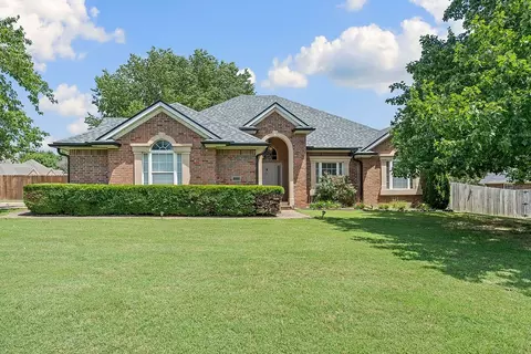 1800 E Brookhaven Dr, Fayetteville, AR 72703