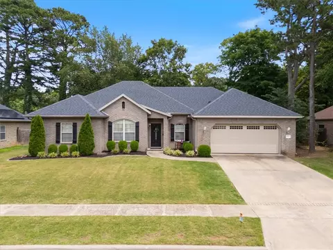 2172 Elderberry Rd, Fayetteville, AR 72704