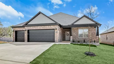 4751 Farmhouse St, Springdale, AR 72762