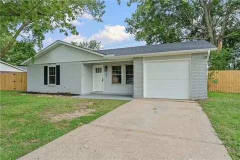 107 Eames Ave, Springdale, AR 72764 photo 5