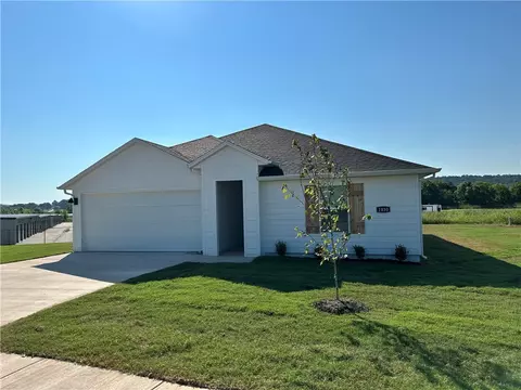 1030 Rently St, Prairie Grove, AR 72753