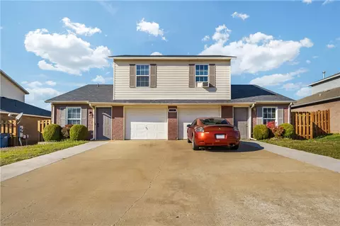 3303 SW Victoria Pl, Bentonville, AR 72712