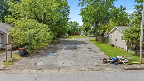 W. Meadow S Thompson Street, Springdale, AR 72764