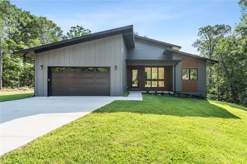 1 Langholm Ln, Bella Vista, AR 72715
