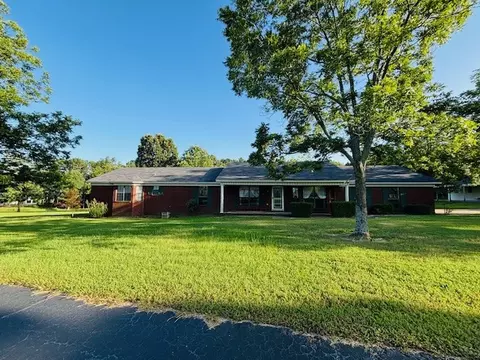 3944 Crow Mountain Rd, Russellville, AR 72802
