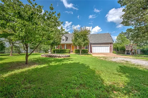 413 Spring St, Rogers, AR 72756 photo 2