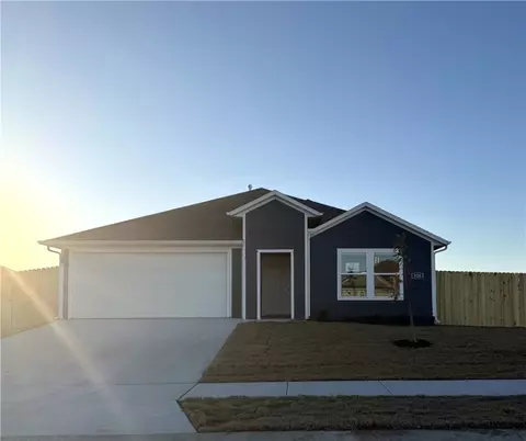 520 Shepherd St, Prairie Grove, AR 72753