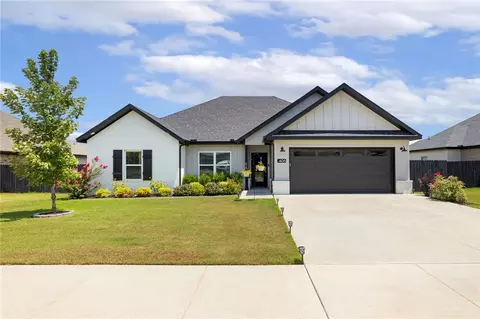 406 N Tacoma St, Farmington, AR 72730