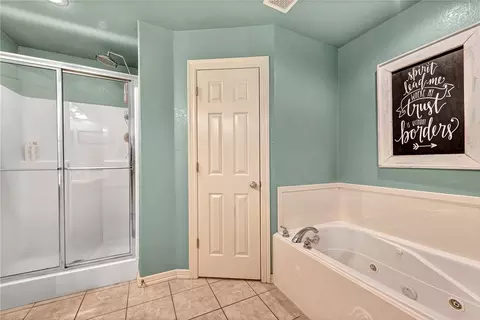 Bath - 457 Brandons Loop, Springdale, AR 72762 photo 2 of 3