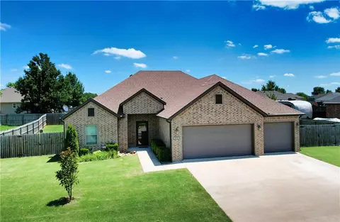 870 Harrison St, Pea Ridge, AR 72751
