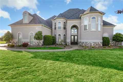 11896 Lakenheath Dr, Bentonville, AR 72712