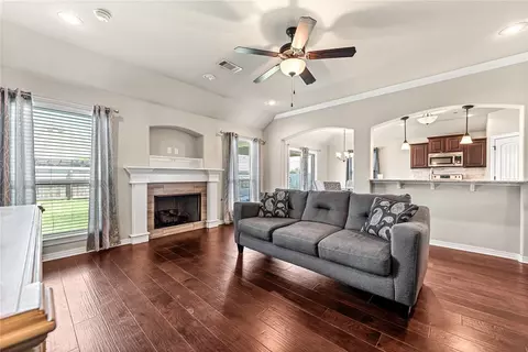 Living - 201 Napoli Ln, Centerton, AR 72719 photo 2 of 3
