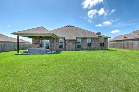 Exterior - 201 Napoli Ln, Centerton, AR 72719 photo 5 of 6