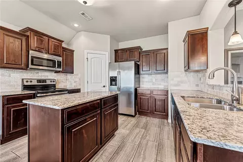 Kitchen - 201 Napoli Ln, Centerton, AR 72719 photo 1 of 2