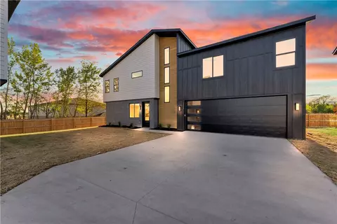 2610 W Bonnie Ln, Rogers, AR 72758