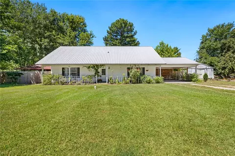 332 Napier Ln, Fayetteville, AR 72701