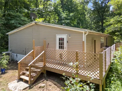 18015 Stout Mountain Rd, Fayetteville, AR 72701
