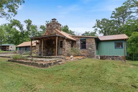 17 Breezy Pt, Eureka Springs, AR 72632