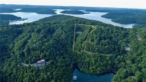50 Woodlake Dr, Eureka Springs, AR 72631