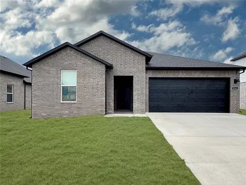 2321 Longfellow Dr, Bentonville, AR 72713