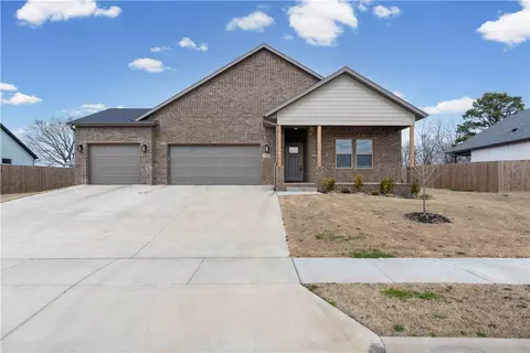 2208 Riggins Ave, Pea Ridge, AR 72751