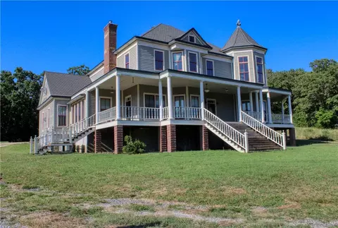897 Rail Rd, Leslie, AR 72645