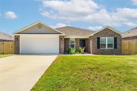 902 W Tanner Dr, Siloam Springs, AR 72761
