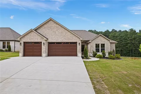 1313 Elk Horn Dr, Russellville, AR 72802