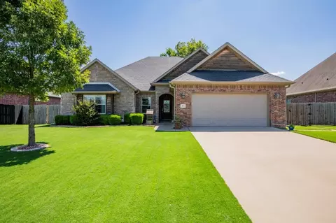117 Saint Vincent St, Lowell, AR 72745