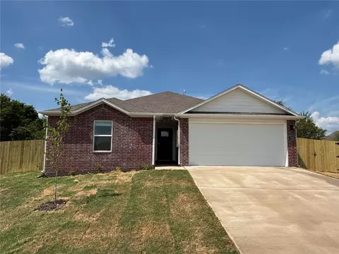 382 Texas Ave, Farmington, AR 72730
