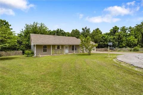 2015 Mcnair St, Pea Ridge, AR 72751