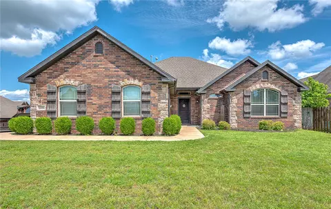 2342 N Cornwall Ave, Fayetteville, AR 72704