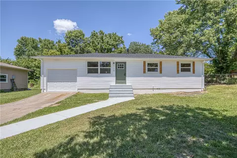 128 E Splitlog Ave, Goodman, MO 64843