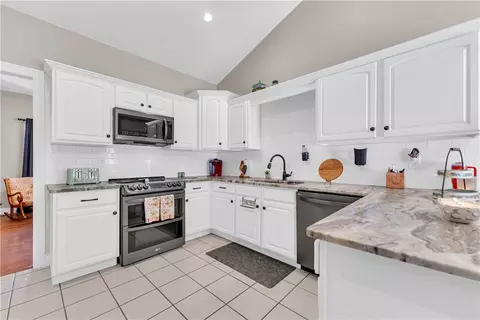 Kitchen - 875 James Pl, West Fork, AR 72774 photo 1 of 2