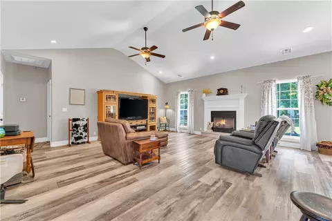 Living - 875 James Pl, West Fork, AR 72774 photo 1 of 2