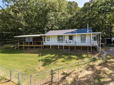 918 Barton Hill Ln, Mountainburg, AR 72946