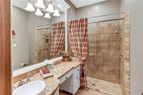 Bath - 6104 Park Ave, Fort Smith, AR 72903 photo 3 of 5