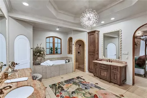 Bath - 6104 Park Ave, Fort Smith, AR 72903 photo 2 of 5
