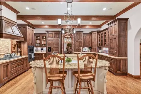 Kitchen - 6104 Park Ave, Fort Smith, AR 72903 photo 5 of 7