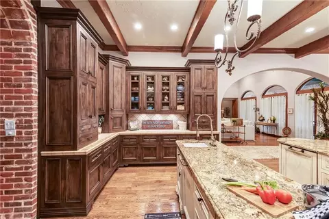 Kitchen - 6104 Park Ave, Fort Smith, AR 72903 photo 4 of 7