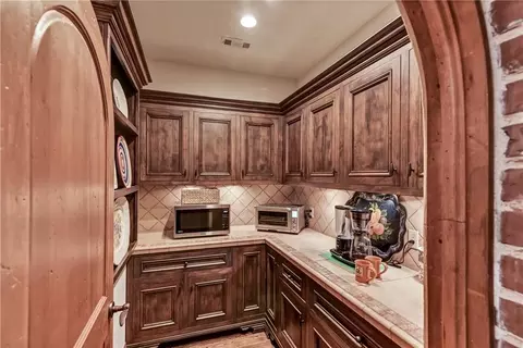 Kitchen - 6104 Park Ave, Fort Smith, AR 72903 photo 1 of 7