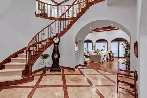 Entry Way - 6104 Park Ave, Fort Smith, AR 72903 photo 1 of 7